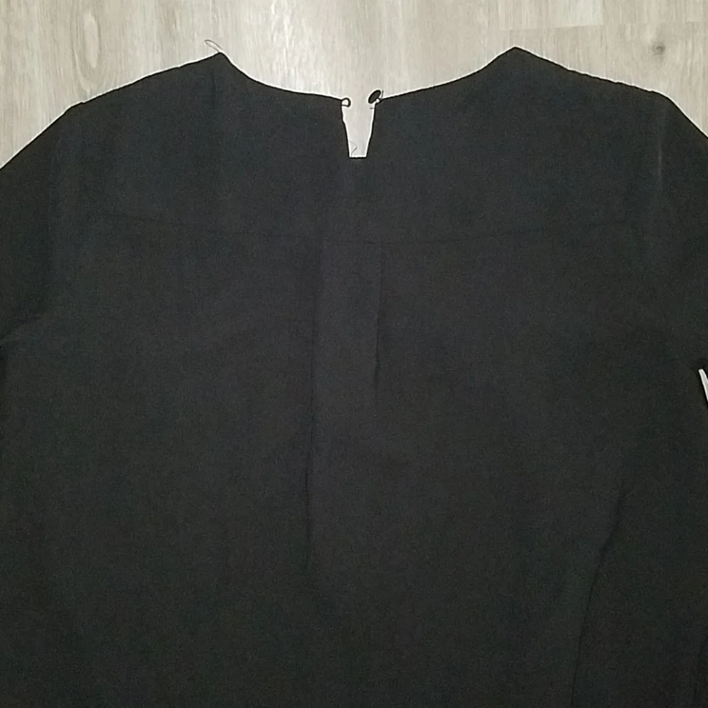 Carmen Marc Valvo NWOT Pleated Blouse - Picture 11 of 13